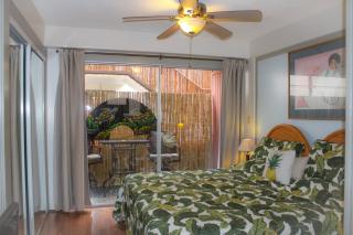 Retro Oasis Hawaiian King Apartment condo - Honolulu - 9
