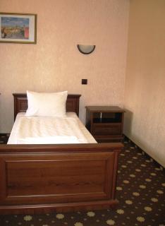Shato Paradis Hotel - Irpin' - 8