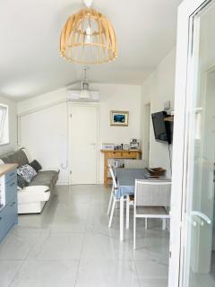 Novo uređeni apartman sa velikom terasom - 9