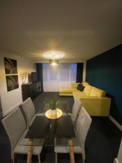Roomello - Peterborough - 0