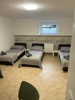Hostel 24 Miejsca Parkingowe Noclegi Pracownicze. - Gorzów Wielkopolski - 9