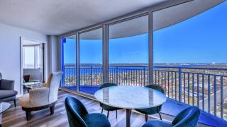 On the Beach-2/Br 2/Bath, 26th floor! Spectacular views of Ocean & River - Daytona Beach Shores - 3