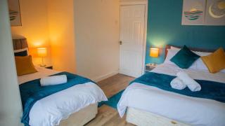 HILLTOP PLACE SUITES , Parkway M1 J33 - Sheffield - 1