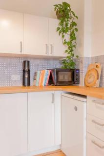 Edinburgh Castle Views! Stylish 2BD Flat, Sleeps 4 - Edimburgo - 5