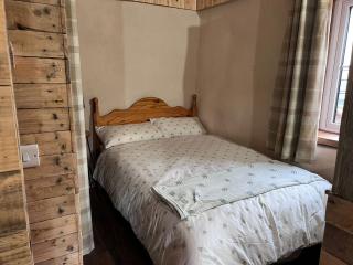 Willow Straw Bale Cabin - - 8