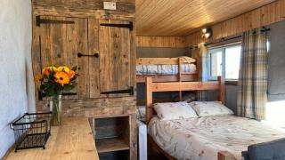 Primrose Straw Bale Cabin - - 9