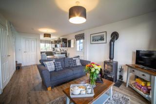 Sea view The Lookout at The Bay holiday village Filey 2 bed sleeps 5 dog friendly free leisure facilities direct beach access pub and shop click to view photos - 5