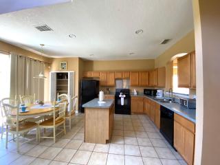 Cozy Home w Private Pool, Spa in Gated Resort near Disney -130 - Davenport - 2