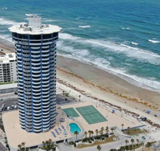 On the Beach-2/Br 2/Bath, 26th floor! Spectacular views of Ocean & River - Daytona Beach Shores - 0