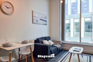 Bright & Central Apt - With Great Transport Links - Stockport - 8