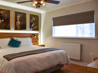 Merriman Lodge - Street - 2