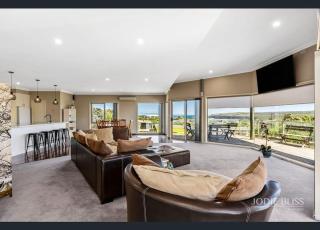 Freestanding house with ocean view - Port Campbell - 9