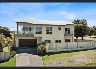 Freestanding house with ocean view - Port Campbell - 1
