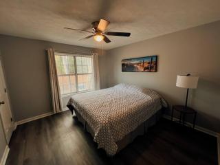 Recently Renovated Condo! - Athens - 5