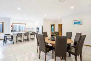 Tangerine - Pet Friendly - 3 Mins Walk to Beach - Sanctuary Point - 7