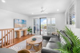 1-46 Manooka Drive - Rainbow Beach Aircon. Wifi. Pool. View - 1
