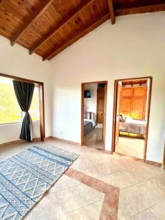 Charming villa near to Medellín Metro and malls - Copacabana - 1