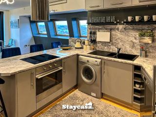 Twilight Luxury Duplex Amazing View With Parking - Manchester - 1