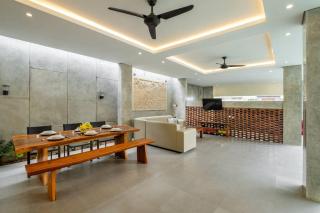 Modern 6BR Villa in Berawa - Dalung - 4