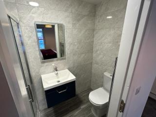 Mary Mullen's Rooms Eyre Square. - Galway - 5