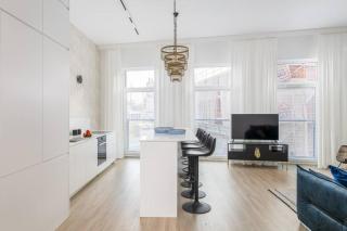1-Bedroom Apartment near Metro - Warsaw - 4