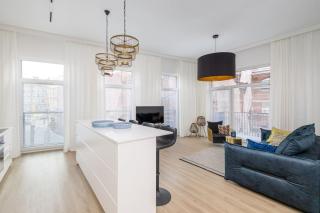 1-Bedroom Apartment near Metro - Warsaw - 0
