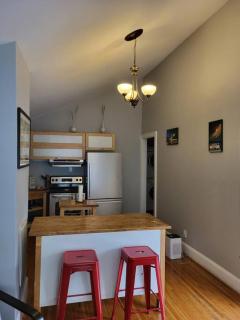 Cozy Center City Cottage*Walk to center city - Charlotte - 3