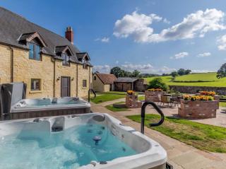 Henrhiw Farm House at Henrhiw Farm Cottages - 0