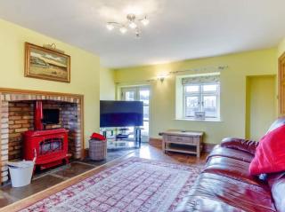 Henrhiw Farm House at Henrhiw Farm Cottages - Usk - 1