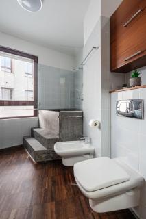 Urban Jungle Oasis King with Free Parking - Budapest - 6