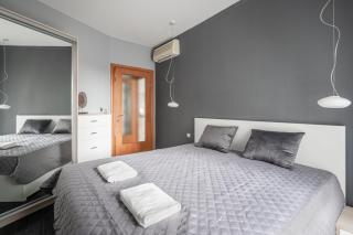 Urban Jungle Oasis King with Free Parking - Budapest - 4
