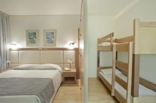 Golden Coast Beach Hotel - 9