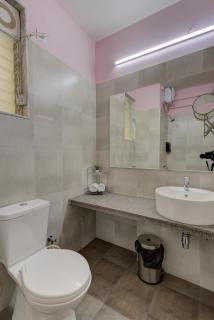 Cozy 2BHK 4km from GOI airport - 15 min to Cansaulim Beach South Goa - Swimming pool access - Dabolim - 2