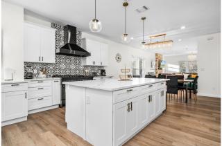 Bold Bright 4BR3.5FULL BATHS Near Riverwalk Dtown - San Antonio - 7