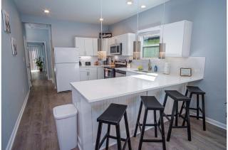 Spectacular Brand New 4BR2.5BA Near DT Riverwalk - San Antonio - 4