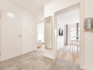 RAJ Living - Monteurwohnung - 2 Schlafzimmer - Küche - Balkon - Waschmaschine - 25 Min zur Messe DUS - Heiligenhaus - 6