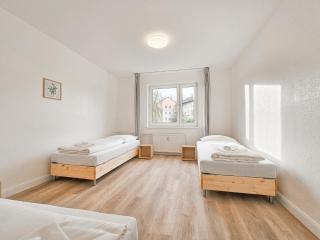 RAJ Living - Monteurwohnung - 2 Schlafzimmer - Küche - Balkon - Waschmaschine - 25 Min zur Messe DUS - Heiligenhaus - 8