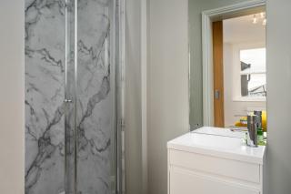 Elephant and Castle - 7