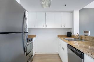 S Beach 1BR w Gym Pool Sauna nr SF Bay SFO-136 - 6