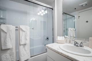 S Beach 1BR w Gym Pool Sauna nr SF Bay SFO-136 - 1