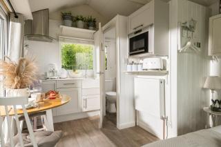 Art Studio - Connect to Nature in the Hot Tub at Cosy Studio - 7