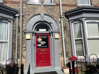 Diamonds Villa near York Hospital - York - 0