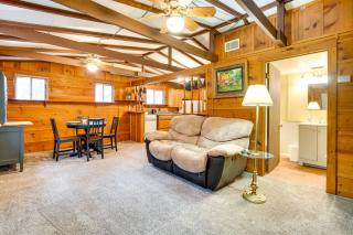 Peaceful Warne Cabin Fenced Yard and Screened Porch - Brasstown - 8