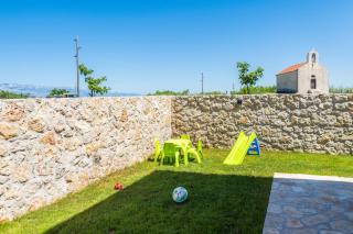 Stone vila with heated pool, near sandy beach - by Traveler tourist agency ID 2373 br 2 - Privlaka - 1
