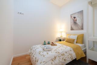Host Wise - Elegant Colorful House w Private Terrace - Porto - 4