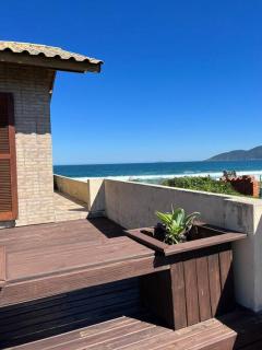 Casa pé na areia no Campeche - Florianópolis - 2