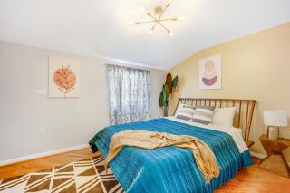 The Logandale: HUGE Mid-Century Home, sleeps 15 - Chicago - 7