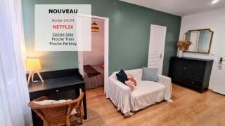 Serene 1BR Oasis in the Heart of Sens Center - Sens - 8