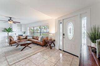 Direct Gulf Access Pet Friendly Villa with Heated Pool & Kayaks - Villa Baja - Roelens Vacations - Cabo Coral - 3
