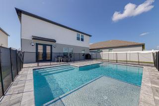 Luxury 6BR Disney Home w/ Private pool & Game Room - Davenport - 0